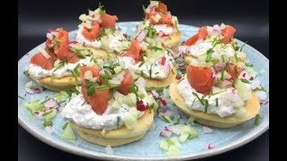 Blinis med laks radiser og rygeostecreme En airfryer opskrift [upl. by Cinimod]