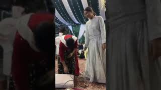 Suhana Begam Bena dimay karnay bawafayi🥰💃 kashmiri famous song kashmir wedding [upl. by Asennav]