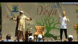 Rare video of Sadhguru himself Performing and Teaching Yoga Asanas [upl. by Zennie300]