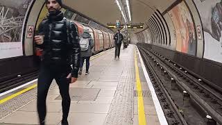 Journey on the Northern Line 1995 Stock to Clapham North [upl. by Notslah]