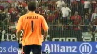 Iker Casillas y Guti discuten durante el partido [upl. by Hoopes769]