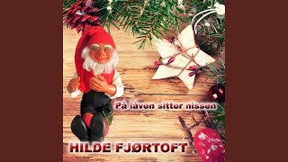 På låven sitter nissen [upl. by Penoyer370]