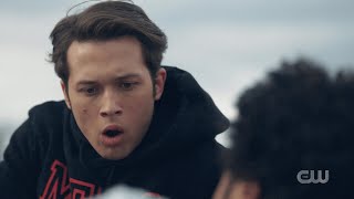 Legacies 3x09 MG saves Ethan with his vamp speed [upl. by Lanita]