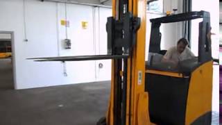 JUNGHEINRICH JUNGHEINRICH ETV 214 Electric forklift [upl. by Nylirahs]