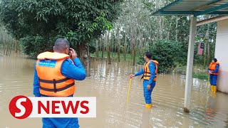 Badlevel warning of continuous heavy rain in Pahang Johor until Jan 14 [upl. by Riamu]