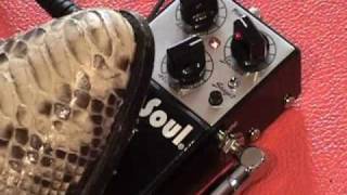 Fulltone PlimSoul overdrive guitar effects pedal demo with Stratocaster [upl. by Nomannic907]