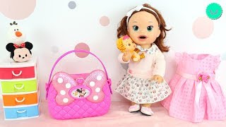 SARA y su nuevo BOLSO de MINNIE MOUSE Juguetes para niñas y muñecas Baby Alive [upl. by Ymer345]