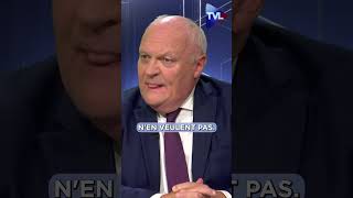 François Asselineau  quotLa France est un pays coloniséquot  Le Samedi Politique shorts asselineau [upl. by Notsob]