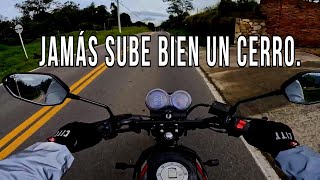 Subiendo la montaña con la AKT NKD 125 en Colombia  ¿Es lenta subiendo [upl. by Arther905]