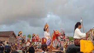 Acare MERAJE Nyunatan Adat Sasak Di BatuRintang [upl. by Annwahs]