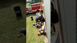 Firefighter Survival Bail out with a hasty harness from second story [upl. by Vaios]