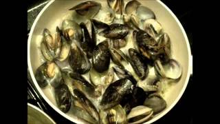 Trenette con zuppa di cozze e vongole veraci [upl. by Anwahsit]