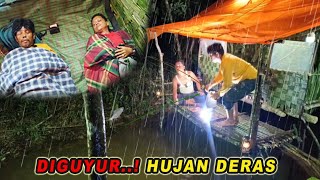 diguyur hujan deras bermalam dicabin tengah sungai hutan hujan fhishig amp tidur nyenyak sampai pagi [upl. by Nessah]