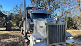 Getting This W900 KenWorth Loaded In Record Time [upl. by Elvah]