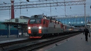 Прибытие ЭП1М697 с поездом №12 Москва — РостовнаДону [upl. by Kcirddot669]