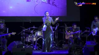 Shila Amzah  Masih Aku Cinta Live [upl. by Philips]