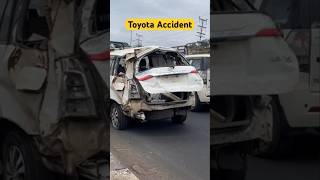 Accident Ho Gaya 😨shortsfeed shorts viralvideo toyota [upl. by Ettelliw]