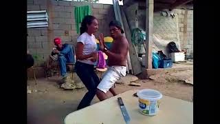 Dominicanos bailando merengue sin malicias [upl. by Yumuk]