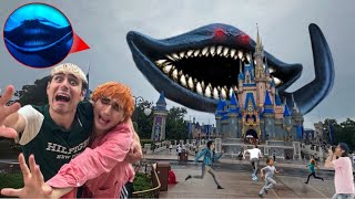 AVVISTIAMO EL GRAN MAJA A DISNEYLAND NELLA VITA REALE…😱 MOSTRO MARINO [upl. by Oech]