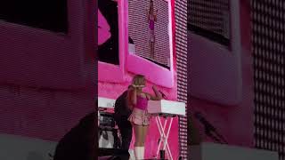 Sabrina Carpenter mentions Messi during her quotNonsensequot outro at The Eras Tour in Argentina 🇦🇷 N3 [upl. by Marshal]