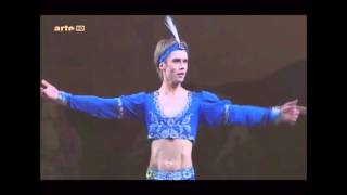 Leonid Sarafanov  Two Different Performances of a Solo from La Bayadere [upl. by Rengia]