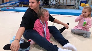 VLOG Мама растягивает дочку акробаткуMom does stretching daughter acrobat [upl. by Atsahs]