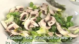 Receta de ensalada de lechuga y champiñones [upl. by Nibor]