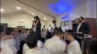 Avrum Mordeche Schwartz Sings The ‘Apiryoin’ Song From His New Album The First Time  At A Event [upl. by Akener467]