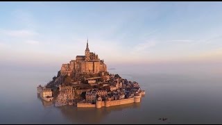 Grandes Marées  le MontSaintMichel redevient une île [upl. by Hollie613]