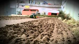 Ploughing John Deere 6820 Miniatures Agricoles [upl. by Sanjiv905]