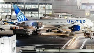 United Airlines Boeing 787 Dreamliner departing San Francisco [upl. by Laohcin]