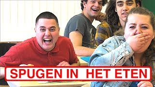 LEERLING SPUUGT IN ETEN VAN DE LERAAR [upl. by Anyaj972]