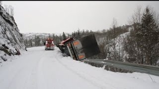 LKW stürzt 60 Meter tief Fahrer überlebt [upl. by Ahseekan]