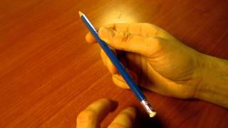 Cómo girar un boli o lápiz alrededor del pulgar  How to turn a pen thumbaround amp reverse [upl. by Santa]