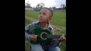 Bocah 9 tahun Jago bener main ukulele shorts [upl. by Durwin561]