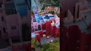 La Muralla Roja de Ricardo Bofill Vista aérea en Calpe Alicante [upl. by Pimbley]