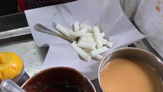 Hong Kong Food Tours  What to eat for breakfast in Hong Kong Rice Rolls in Sham Shui Po [upl. by Seek845]