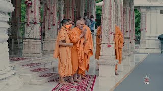 Guruhari Darshan 2830 Jun 2022 Ahmedabad India [upl. by Ynagoham294]