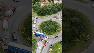 MAJOR CRASH LIVESTOCK LORRY OVERTURNED ON ROUNDABOUT [upl. by Ogram543]