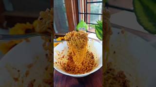 Thand ki Subh jab kuch Garam aur spicy khane ka man kare toh banao garlic chilli oil Noodles shorts [upl. by Ahsaei723]