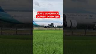 Ratu Langit Garuda Indonesia Boeing 777300 ER pesawat aircraft aviation shorts [upl. by Mannuela]