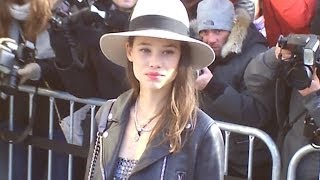 Astrid BERGES FRISBEY à Paris Défilé Show CHANEL Paris 2014 Fashion Week 4 mars march [upl. by Tullusus405]