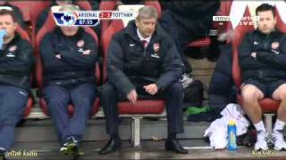 Arsène Wenger Throws a Bottle of Water  So Angry  FUNNY [upl. by Jonette376]