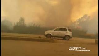 Béjaia Un incendie sest dangereusement rapproché de la RN 12 [upl. by Josefina]