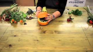 Video Tutorial Come decorare una zucca vera per halloween in 5 minuti [upl. by Lahpos713]