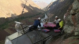 Contraindicado para quem tem vertigem o hotelcápsula na beira de um precipício [upl. by Tannie]