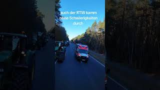 Rettungsgasse für den Rettungswagen Bauern Demo [upl. by Deth]