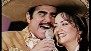 Vicente fernández  Entre el amor y yo  en vivo [upl. by Arriat]