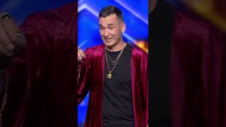 Karim vino a GotTalent con un número de magia con cartas de tarot pero con mucho humor  mediaset [upl. by Kohler729]