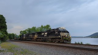 Railfanning the NS Pittsburgh Line in Newport and Duncannon PA with a Train Meet 52224 [upl. by Portland]